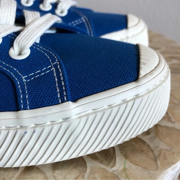 NWT Cariuma x Pantone Blue Sneakers 7 - Picture 9 of 10
